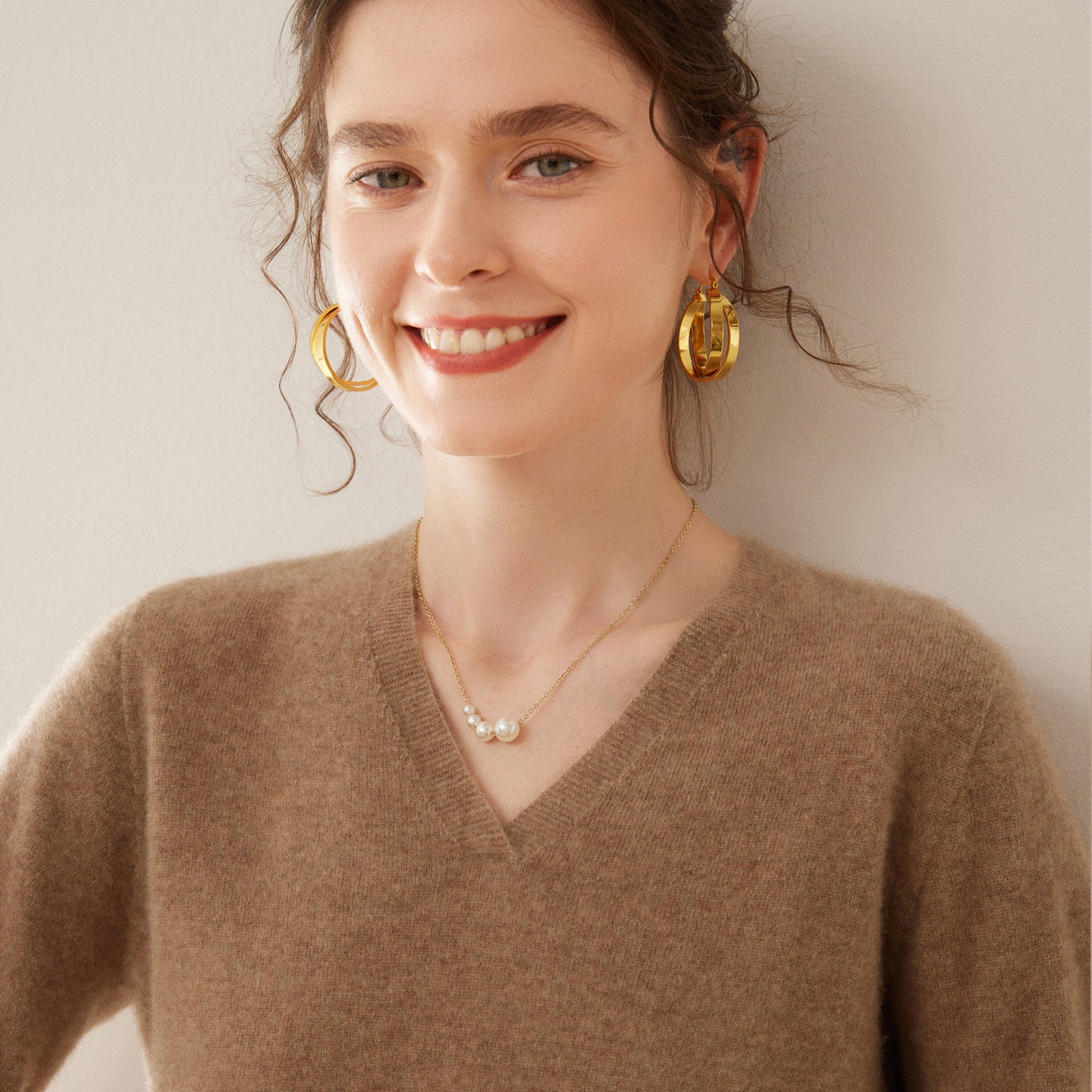 Cashmere Classic V-Neck Essential – Lab-Certified Pure Sophistication