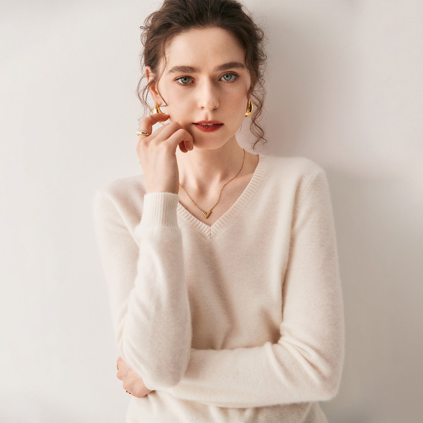 100% Cashmere V-Neck Sweater – Soft, Slimming, Commuter Essential - Sainiya Eco Wear