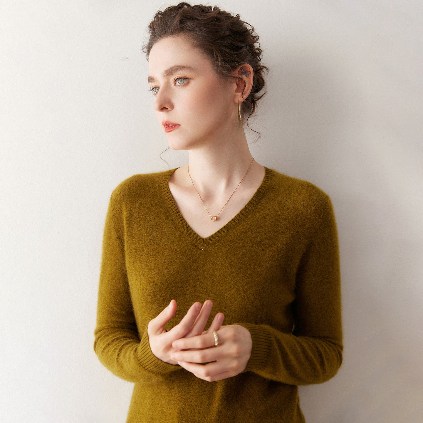 100% Cashmere V-Neck Sweater – Soft, Slimming, Commuter Essential - Sainiya Eco Wear