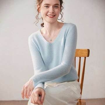 Cashmere V-Neck Plus-Size Sweater – Soft, Free-Fit Warm Base Layer for Women