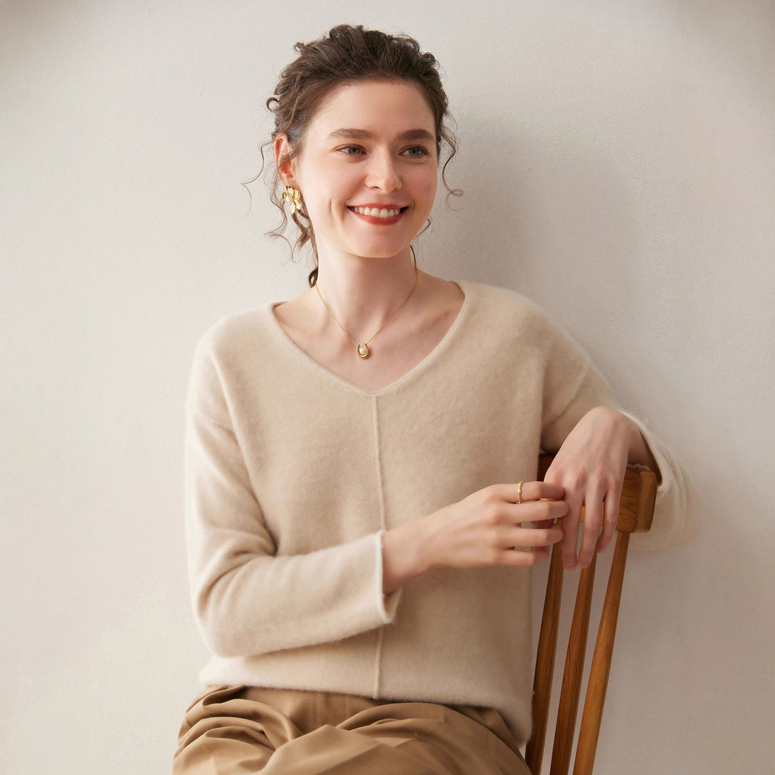 Cashmere Effortless V-Neck – Timeless Loose Elegance