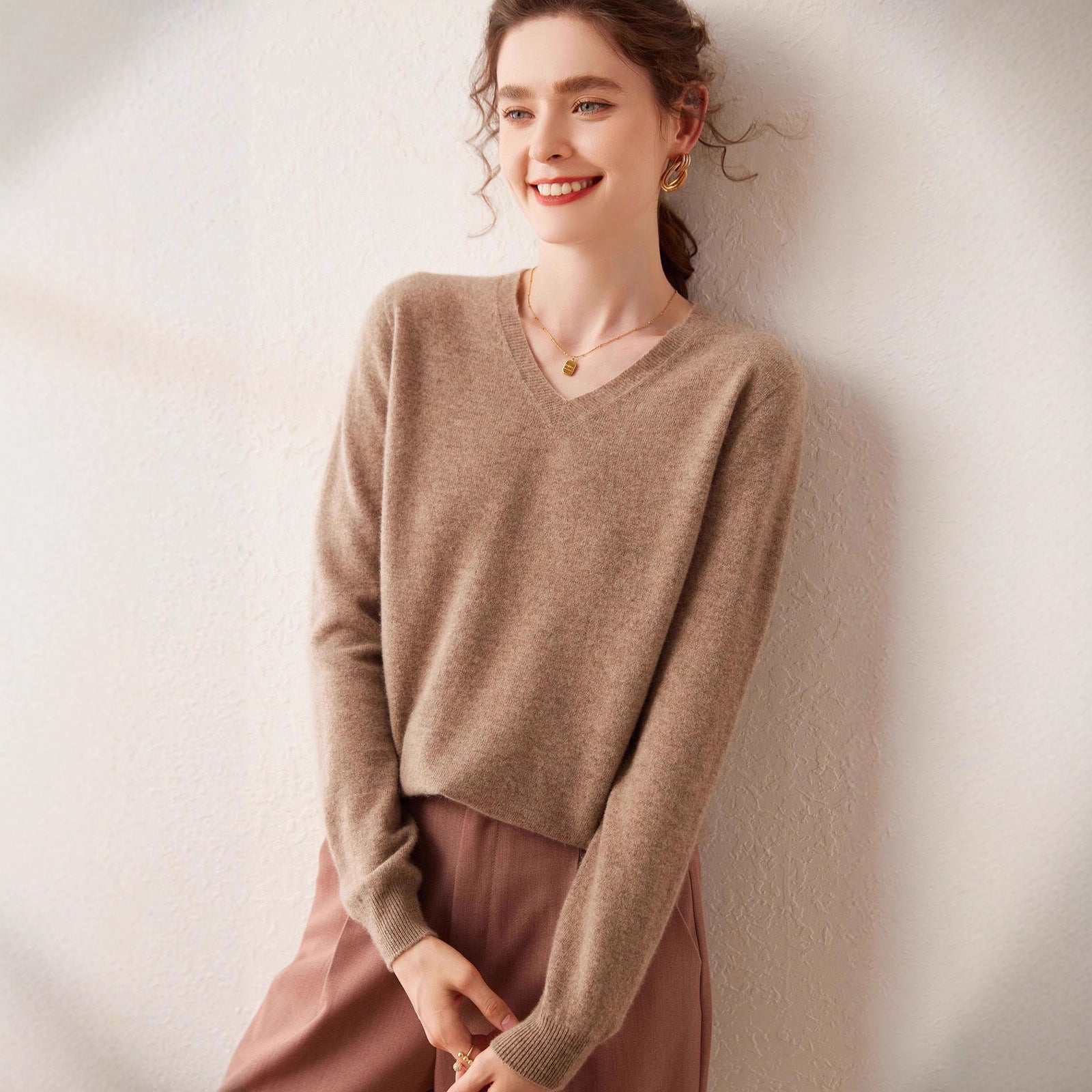 100% Pure Cashmere V-Neck Women’s Sweater – Slim Fit, Soft and Versatile