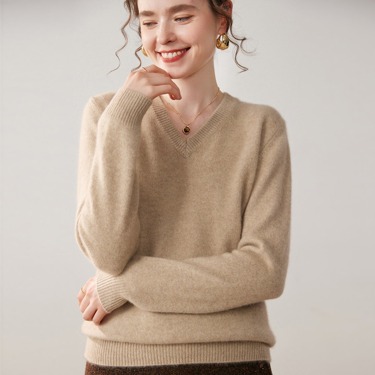 Cashmere 7-Gauge Cloud-Soft V-Neck – Zero-Itch Daily Luxury - Sainiya Eco Wear