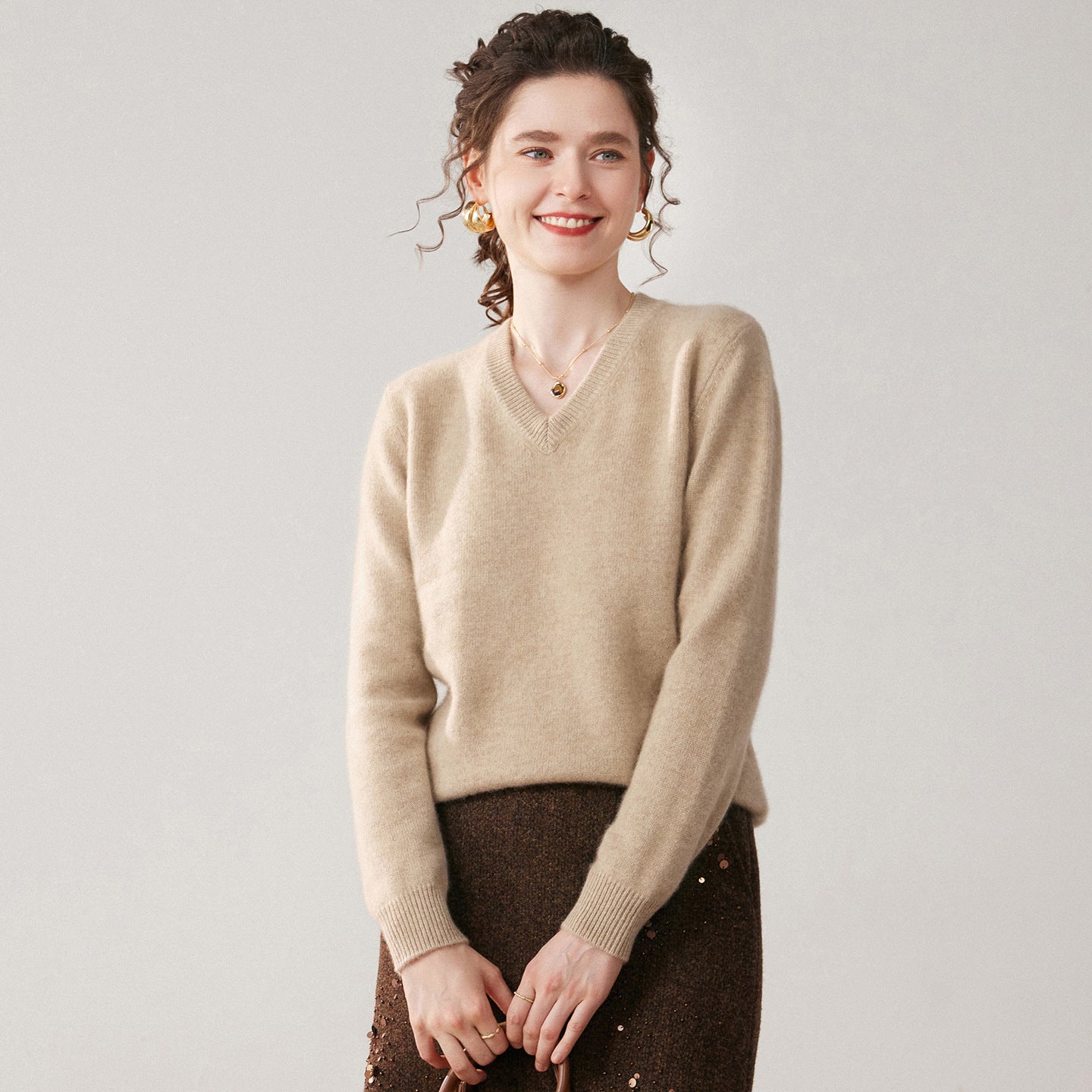 Cashmere 7-Gauge Cloud-Soft V-Neck – Zero-Itch Daily Luxury - Sainiya Eco Wear