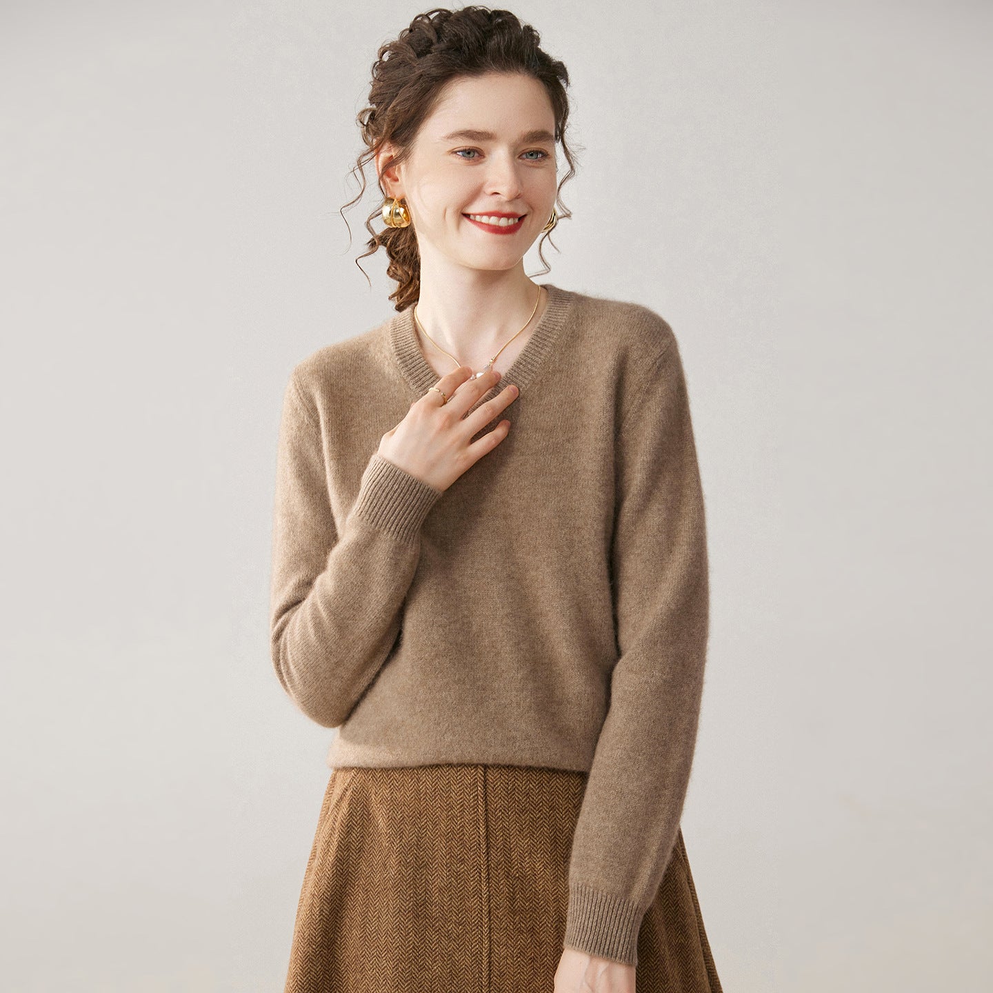 Cashmere 7-Gauge Cloud-Soft V-Neck – Zero-Itch Daily Luxury - Sainiya Eco Wear