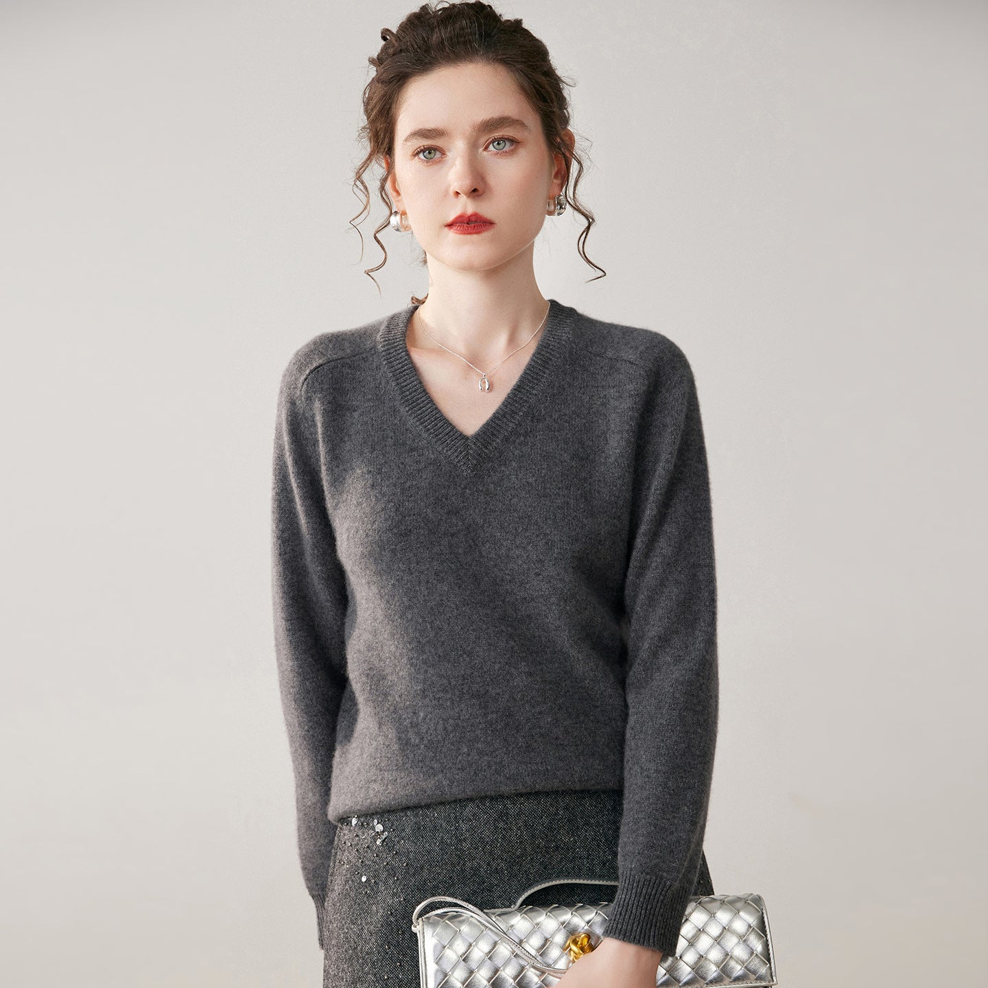 Cashmere 7-Gauge Thickened V-Neck – Effortless Everyday Luxury - Sainiya Eco Wear