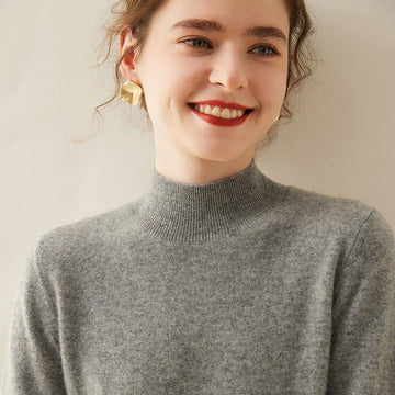 Pure Cashmere Sweater – Soft, Warm, and Elegantly Minimalist